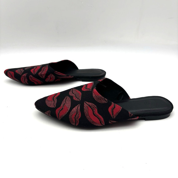 NEW Urban Outfitters Metallic Kiss Lip Print Embroidered Open Back Flats Size 6M - Picture 6 of 16